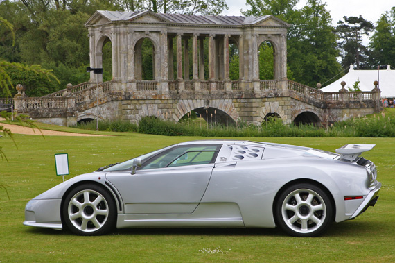 Bugatti EB110 by the Palladian bridge.